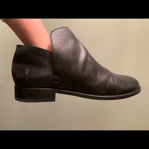 frye elyssa shootie black